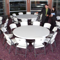 Round Table 72 and Chairs (8)